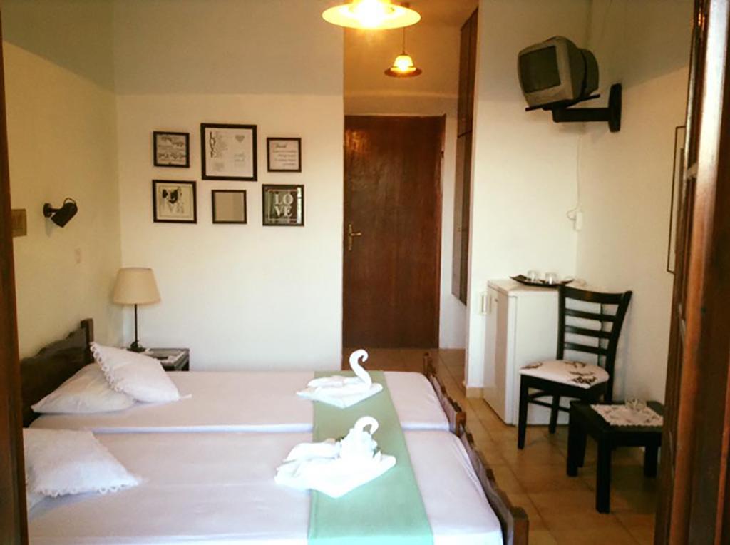 Saint George Hotel Rodhákinon Buitenkant foto