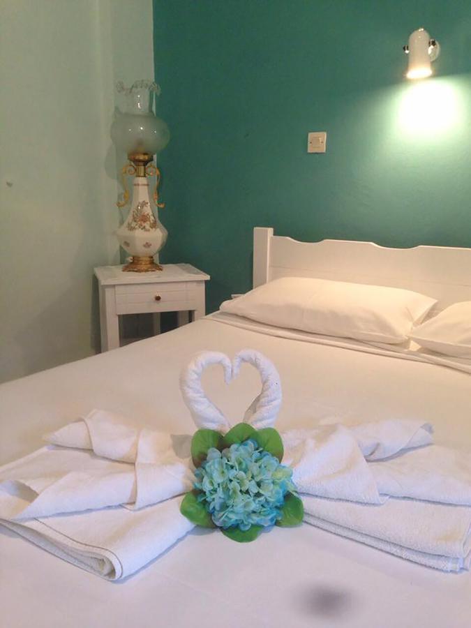 Saint George Hotel Rodhákinon Buitenkant foto