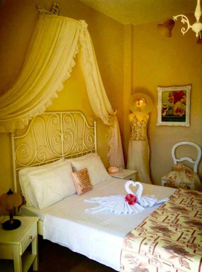 Saint George Hotel Rodhákinon Buitenkant foto